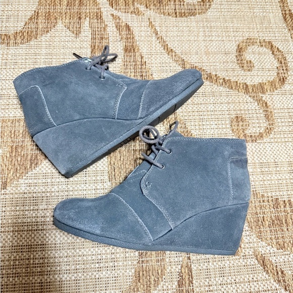 Toms Desert Wedge Womens Blue Taupe Suede Lace Up Ankle Boots Booties Sz 9 -EXC - Picture 3 of 9
